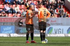 3. Liga; FC Ingolstadt 04 - FC Viktoria Köln; Besprechung. Freistoß Max Dittgen (10, FCI) Benjamin Kanuric (8, FCI)