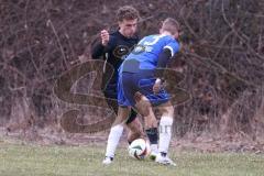 Freundschaftsspiel - Saison 2025/26 - SV Menning - SV Manching - Timo Jung (Nr.21 - SV Manching) - Hermann Zagler blau Menning  - Foto: Meyer Jürgen