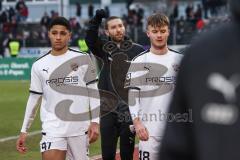 3. Liga; SpVgg Bayreuth - FC Ingolstadt 04; Niederlage, hängende Köpfe David Udogu (47, FCI) Rico Preißinger (6, FCI)  Jeroen Krupa (48, FCI)