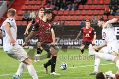 3. Liga; FC Ingolstadt 04 - SV Waldhof Mannheim; Lukas Fröde (34, FCI) Sechelmann Tim (4 SVWM) Jans Laurent (18 SVWM) Zweikampf Kampf um den Ball