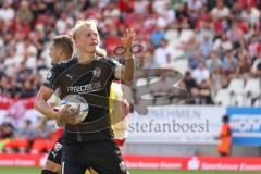 3. Liga; Rot-Weiss Essen - FC Ingolstadt 04; Anschlusstreffer 2:1 Tor Jubel Treffer Tobias Bech (11, FCI) mit Pascal Testroet (37, FCI)