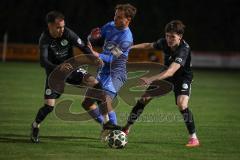 Landesliga - Saison 2026/27 - SV Manching - VFB Durach - Vincent Amann (Nr.5 - SV Manching) - Niklas Eggensperger blau Durach - Aydin Berkan (Nr.13 - SV Manching) links - Foto: Meyer Jürgen