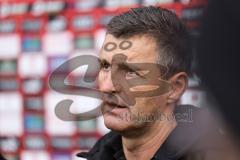 3. Liga; FC Ingolstadt 04 - 
VfB Oldenburg; Cheftrainer Michael Köllner (FCI) vor dem Spiel