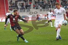 2.BL; FC Ingolstadt 04 - FC ST. Pauli; Flanke Patrick Schmidt (32, FCI) Medic Jakov (18 Pauli) stört