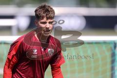 3. Liga; FC Ingolstadt 04 - Trainingsauftakt, erstes Training nach der Sommerpause; Torwart David Klein (47, FCI) Neuzugang