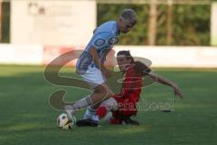 Kreisliga - Saison 2025/26- SV Kasing - FC Sandersdorf - Emre Erbas rot Kasing  - Niklas Mühl blau Sandersdorf - Foto: Meyer Jürgen