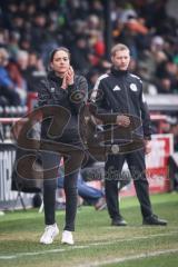 3. Liga; SC Verl - FC Ingolstadt 04; Cheftrainerin Sabrina Wittmann (FCI) klatscht