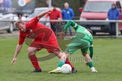 Kreisklasse - Saison 2025/26- TSV Pförring - SV Karlshuld-  - Martin Werle rot Pförring - Tim Ruhstorfer grün Karlshuld - Foto: Meyer Jürgen