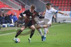 2.BL; FC Ingolstadt 04 - SV Darmstadt 98; Zweikampf Kampf um den Ball Maximilian Neuberger (38, FCI) Mehlem Marvin (6 SVD)