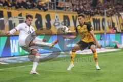 3. Liga; Dynamo Dresden - FC Ingolstadt 04; Tim Heike (9, FCI) Zweikampf Kampf um den Ball Kammerknecht Claudio (15 DD)