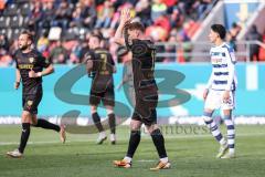 3. Liga; FC Ingolstadt 04 - MSV Duisburg; Sebastian Grönning (11, FCI) Torchance verpasst bedankt sich