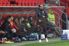 2.BL; FC Ingolstadt 04 - Erzgebirge Aue; an der Seitenlinie, Spielerbank Cheftrainer Rüdiger Rehm (FCI)