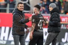 3. Liga; FC Ingolstadt 04 - 
SV Sandhausen; Sieg Jubel Freude 4:0, Cheftrainer Michael Köllner (FCI) bei Torschütze Felix Keidel (43, FCI) Danke Handschlag 1. Liga Tor