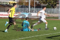 Kreisliga - Saison 2022/2023 - TSV Gaimersheim - FC Hitzhofen/Oberzell - Manuel Bittlmayer weiss Gaimersheim - Stefan Seitz Torwart Hitzhofen - Foto: Meyer Jürgen