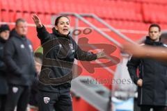 3. Liga; FC Ingolstadt 04 - 1. FC Saarbrücken; an der Seitenlinie, Spielerbank Cheftrainerin Sabrina Wittmann (FCI)