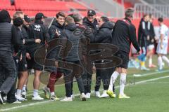3. Liga; FC Ingolstadt 04 - MSV Duisburg; Sieg Jubel Freude Cheftrainer Achim Beierlorzer (FCI) Rigo Hof, Scouting (FCI) Torwart-Trainer Alexander Kunze (FCI) Torwart Markus Ponath (1, FCI)