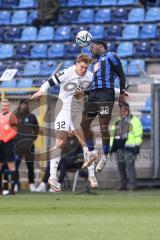 3. Liga; SV Waldhof Mannheim - FC Ingolstadt 04 - Simon Lorenz (32, FCI) Okpala Kennedy (32 SVWM) Zweikampf Kampf um den Ball