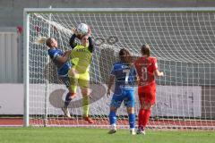 2. Fußball-Liga - Frauen - Saison 2022/2023 - FC Ingolstadt 04 - SC Sand - Torwart Maier Franziska (Nr.1 - FC Ingolstadt 04 ) fängt den Ball sicher - König Cindy blau SC Sand - Foto: Meyer Jürgen