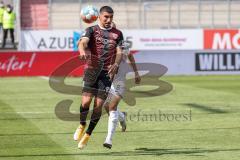 2.BL; FC Ingolstadt 04 - 1. FC Heidenheim; Neuzugang Nassim Boujellab (8, FCI) Geipl Andreas (8, FCH) Zweikampf