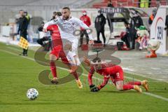 3. Liga - FSV Zwickau - FC Ingolstadt 04 - Zweikampf Schröter Morris (17 Zwickau) Fatih Kaya (9, FCI) Jensen Leon (8 Zwickau)