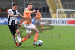 3. Liga; SSV Ulm 1846 - FC Ingolstadt 04; Zweikampf Kampf um den Ball Jannik Mause (7, FCI) Rösch Romario (43 Ulm)