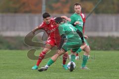 Kreisklasse - Saison 2025/26- TSV Lenting - Türkisch SV Ingolstadt - Baha Asici rot Türk SV - Albijan Musliu grün Lenting - Foto: Meyer Jürgen