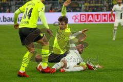 DFB Pokal - Saison 2021/2022 - Borussia Dortmund - FC Ingolstadt 04 - Fatih Kaya (#9 FCI) - Mats Hummels (#15 Dortmund) - Foto: Stefan Bösl