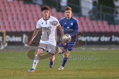 Bayernliga Nord - Saison 2025/26 - FC Ingolstadt 04 II - Würzburger FV - Damian  Coric (Nr.17 - FC Ingolstadt II) - Steffen Krautschneider blau Würzburg - Foto: Meyer Jürgen