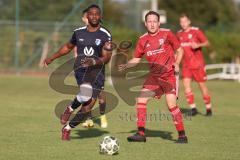 Kreisklasse - Saison 2025/26- TSV Etting - TSV Altmannstein-  - Arnold Azeem schwarz Etting - Christian Hallermeier rot Altmannstein  - Foto: Meyer Jürgen