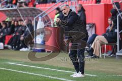 3. Liga; FC Ingolstadt 04 - TSV 1860 München; Cheftrainer Maurizio Jacobacci (TSV) an der Seitenlinie, Spielerbank