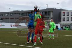 2. Frauen-Bundesliga - Saison 2021/2022 - FC Ingolstadt 04 - VFL Wolfsburg II - Wagner Melanie Torwart Wolfsburg - Zenger Nadine (#15 FCI)beim Kopfball - Fritz Anna-Lena (#19 FCI) - Foto: Meyer Jürgen