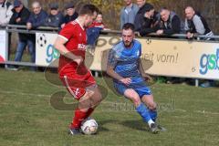 Kreisliga - Saison 2022/2023 - TSV Baar/Ebenhausen - SV Hundszell - Martin Kusche blau Hundszell - Kevin Meiser rot Ebenhausen - Foto: Meyer Jürgen