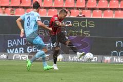 3.Liga - Saison 2022/2023 - FC Ingolstadt 04 -  SV Wehen Wiesbaden - Pascal Testroet (Nr.37 - FCI) - Ahmed Gürleyen (Nr.3 - SV Wehen Wiesbaden) - Foto: Meyer Jürgen