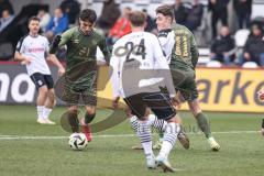 3. Liga; SC Verl - FC Ingolstadt 04; Deniz Zeitler (38, FCI) eingewechselt und bereitet sich auf den Torschuss zum 1:4 vor Stöcker Michel (24 Verl)