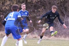 Freundschaftsspiel - Saison 2025/26 - SV Menning - SV Manching - Timo Jung (Nr.21 - SV Manching) - Hermann Zagler blau Menning  - Foto: Meyer Jürgen