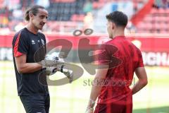 3. Liga; FC Ingolstadt 04 - FC Hansa Rostock; Torwart-Trainer Arvid Schenk  (FCI) Torwart Markus Ponath (1, FCI)