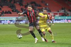 3. Liga; FC Ingolstadt 04 - Alemannia Aachen; Zweikampf Kampf um den Ball Pascal Testroet (37, FCI) Heister Florian (19 AA)