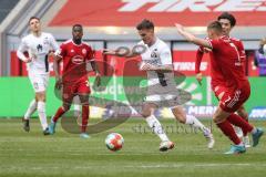 2.BL; Fortuna Düsseldorf - FC Ingolstadt 04; Zweikampf Kampf um den Ball Florian Pick (26 FCI) Hartherz Florian (7 DUS)