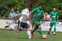 Kreisliga - TSV Baar Ebenhausen - TSV Gaimersheim - Denis Janjic grün Gaimersheim - Manuel Breyer weiss beim laufen Ebenhausen - Foto: Jürgen Meyer