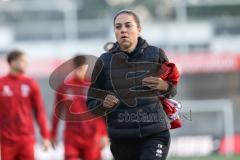 3. Liga; SC Verl - FC Ingolstadt 04; vor dem Spiel Cheftrainerin Sabrina Wittmann (FCI)