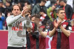 2. Fußball-Liga - Saison 2021/2022 - FC Ingolstadt 04 - Hamburger SV - Cheftrainer FCI Rüdiger Rehm - Nikola Stevanovic (#15 FCI) - bedanken sich bei den Fans - Foto: Meyer Jürgen