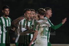 Landesliga - Saison 2025/26 - SV Manching - SC Oberweikertshofen - Fabian  Neumayer (Nr.9 - SV Manching) verwandelt einen Elfmeter zum 1:0 Führungstreffer - jubel - Foto: Meyer Jürgen