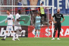 DFB Pokal; FC Ingolstadt 04 - SV Darmstadt 98; 0:3 Tor für Darmstadt, hängende Köpfe bei Torwart Markus Ponath (40, FCI) Nico Antonitsch (5, FCI)