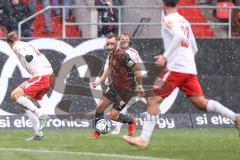 3. Liga; FC Ingolstadt 04 - 
Rot-Weiss Essen; David Kopacz (29, FCI) Sapina Vinko (27 RWE) Rios Alonso Jose-Enrique (23 RWE)