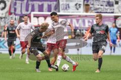 3. Liga; FC Ingolstadt 04 - VfL Osnabrück; Zweikampf Kampf um den Ball Fredrik Carlsen (8, FCI) Marcel Costly (22, FCI) Wiemann Niklas (25 VFL) Wagner Fridolin (26 VFL)