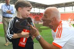 Stefan Lehmann interviewt Markus aus der Schanzer Fussballschule. Foto: Adalbert Michalik
