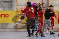 Lotto Bayern Hallencup - Lindenkreuzhalle Saison 2024/25 - FC Deisenhofen - Türk SV Ingolstadt - - Tobias Gooss TW rot Türk SV Ing. schiesst den entscheidenden 6 meter - jubel -  - Foto: Meyer Jürgen