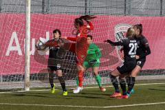 2. Frauen-Bundesliga - Saison 2021/2022 - FC Ingolstadt 04 - Eintracht Frankfurt II -Kiesling Ricarda (#6 FCI) - Altenburg Lina Torwart Frankfurt - Hirata Mai Frankfurt #16 -   - Foto: Meyer Jürgen