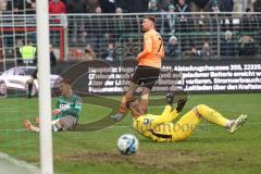 3. Liga; VfB Lübeck - FC Ingolstadt 04; Tor Jubel Treffer 0:1 Jannik Mause (7, FCI) Torwart Klewin Philipp ( VfB) Grupe Tommy ( VfB)