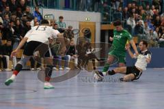 2024_1_6 - Saison 2023/24 - Lotto - Bayern Hallen Cup - Lindenkreuzhalle  - Halbfinale - SV Manching - Türk SV Ingolstadt -Nikita Müller weiss Türk SV - Daniel Spies grün Manching - Foto: Meyer Jürgen